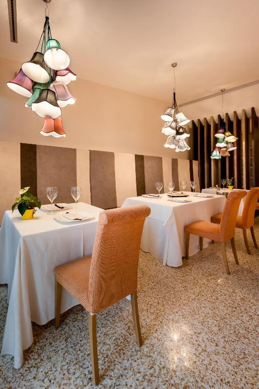 Restaurace v ubytování Hotel Corte Quadri