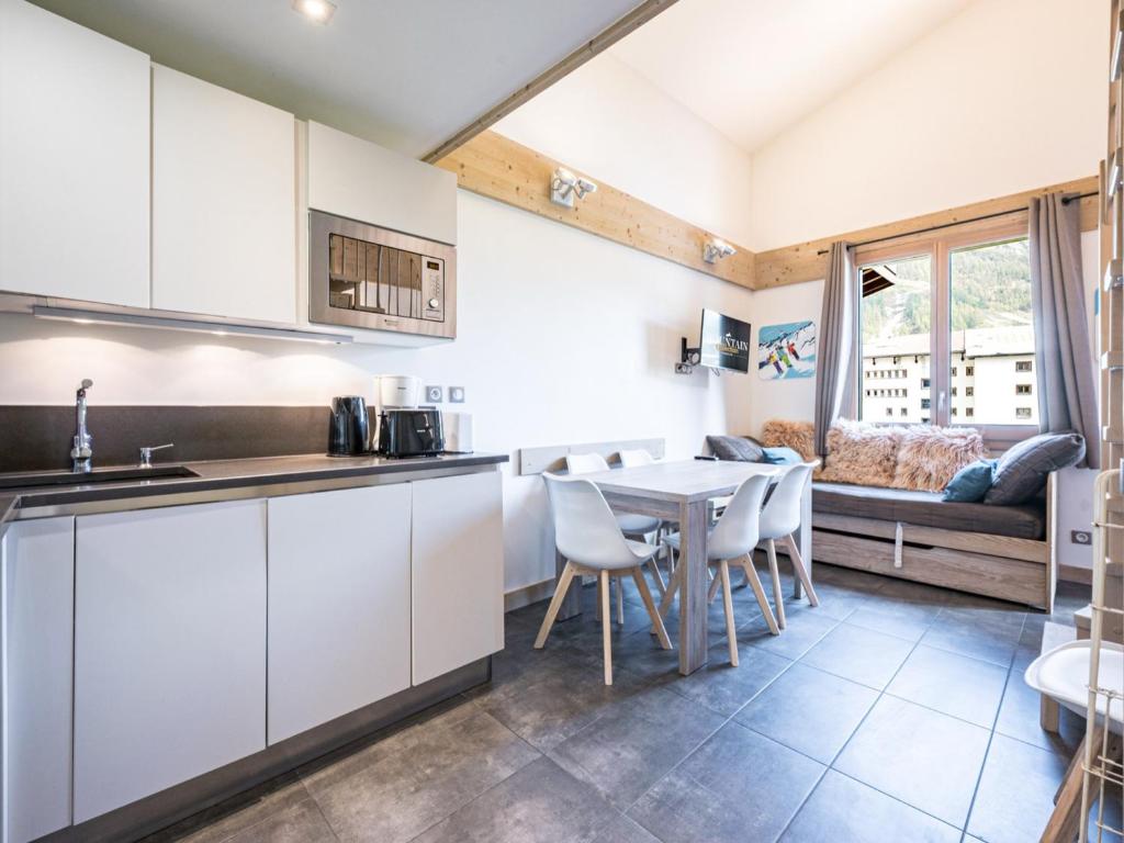 Studio rénové avec mezzanine – Centre Val-d'Isère