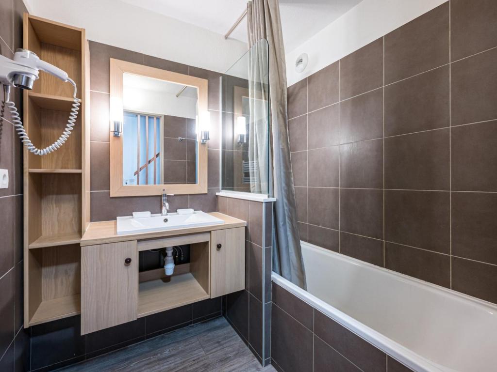 Studio avec mezzanine, balcon, parking proche pistes Val-d'Isère – photo 8