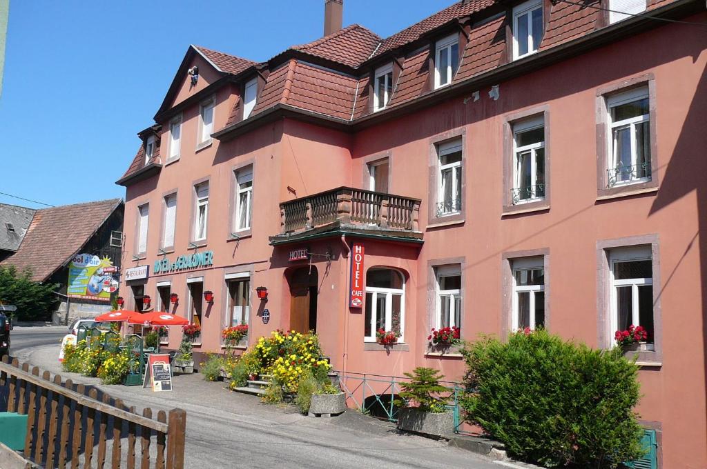Budova, kde se hotel nachází