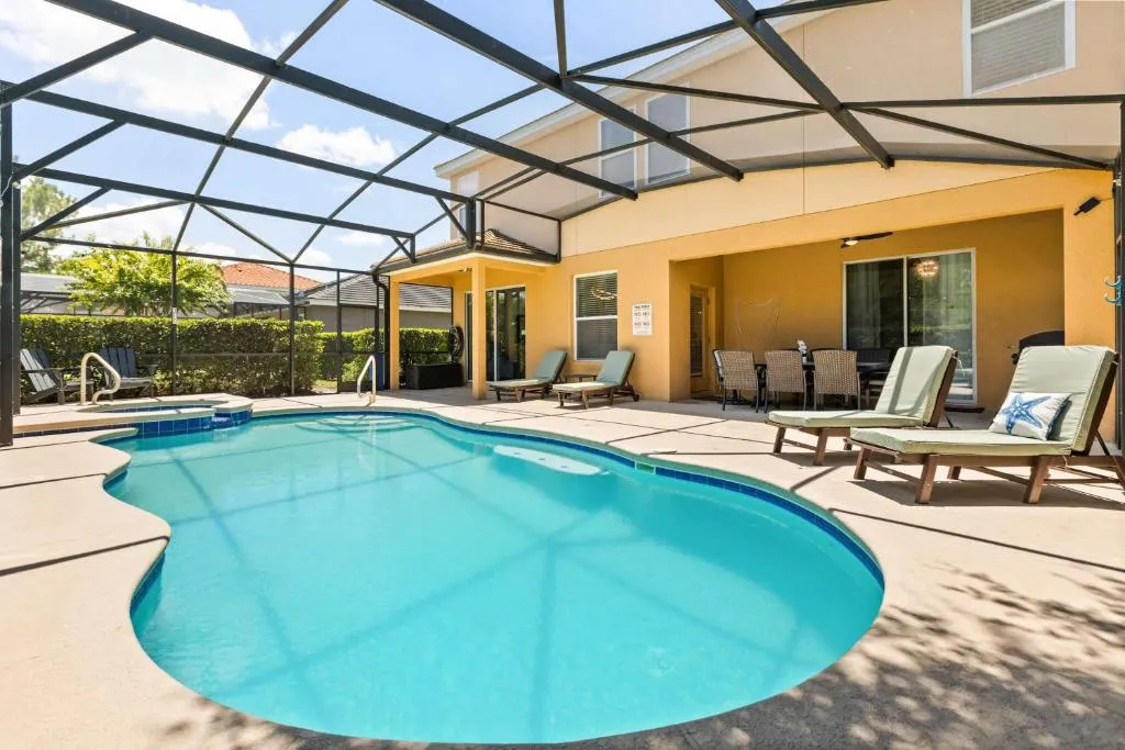 Upstay-Solterra Home with Private Pool & Hot Tub