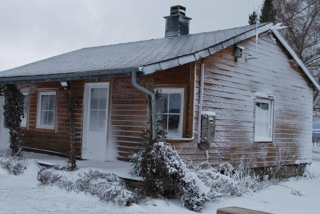 Le Chalet à Bonnerue v zimě