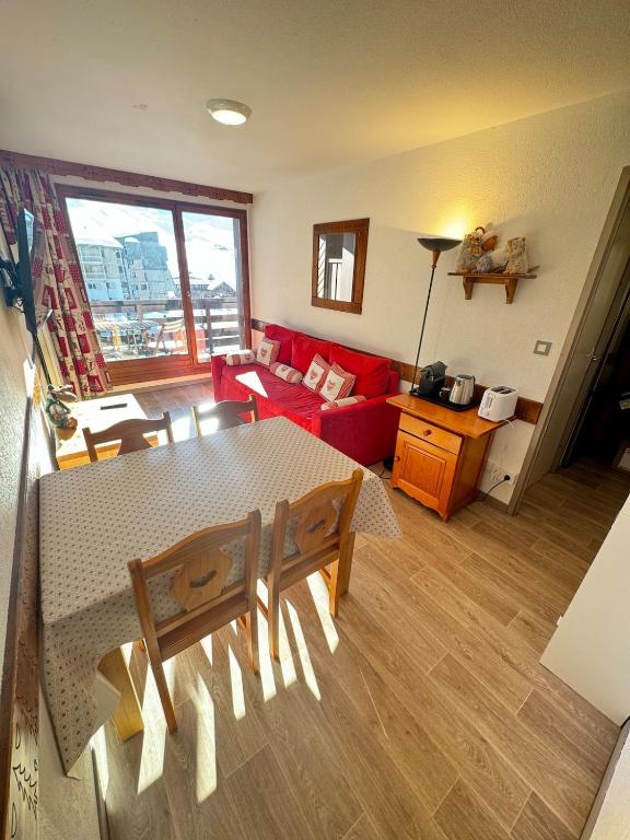 Balcony with a view - Ski In and Ski Out by White House