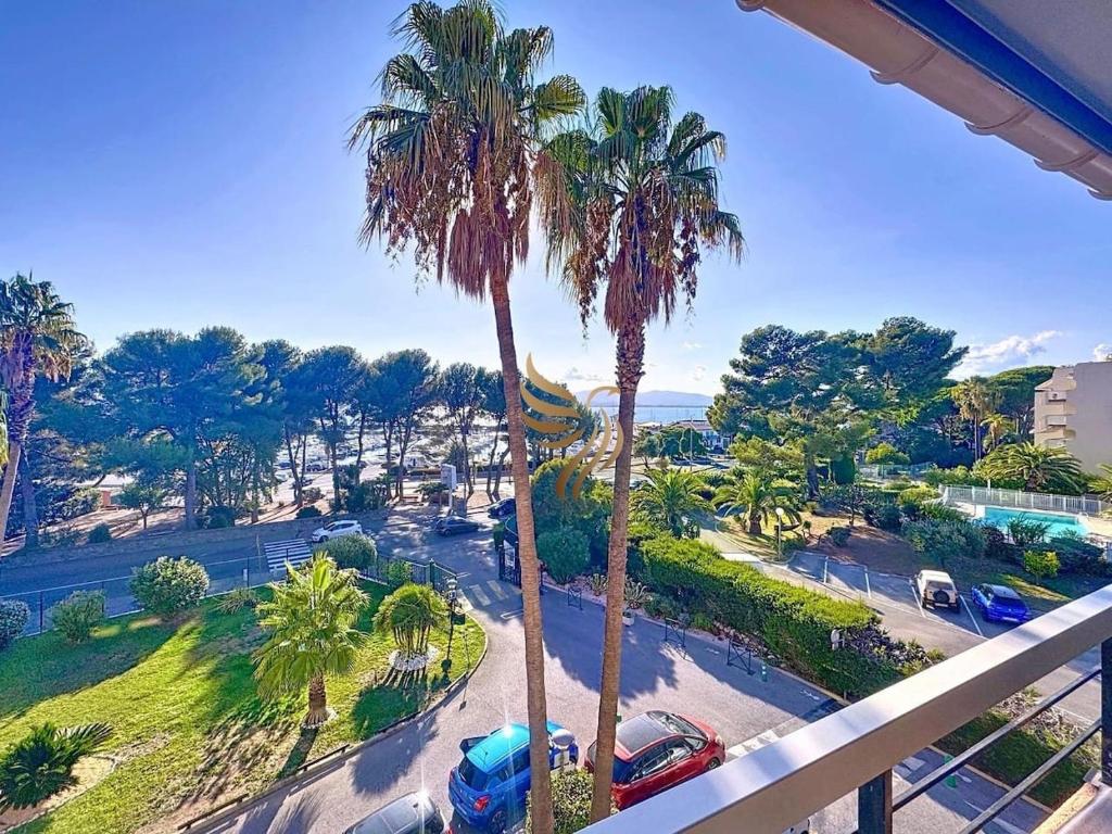 CapRaphéa T2 with seaview,balcony,parking,AC,WIFI.