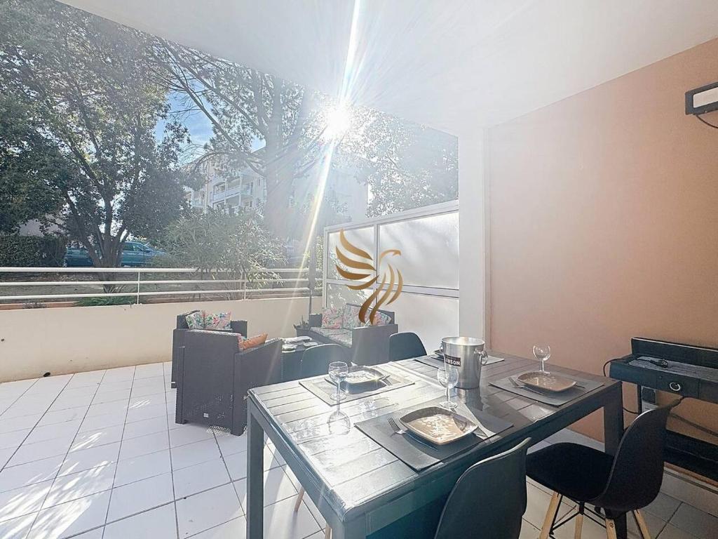 BellaHorizon T2-view of garden-terrace-park-WIFI.