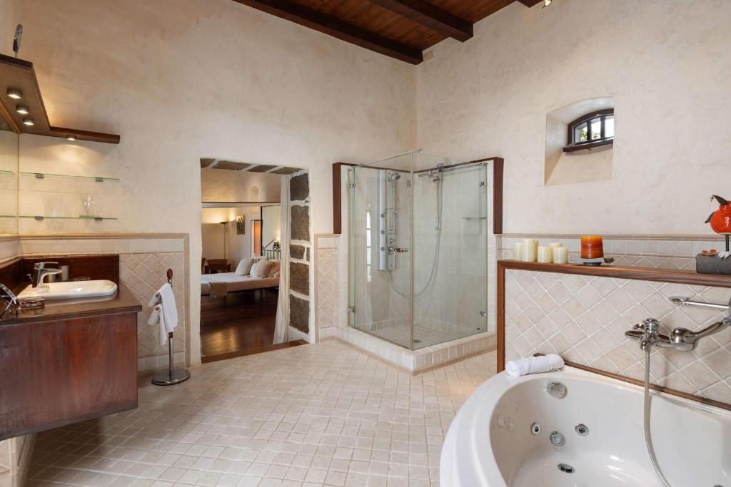Un baño de Villa Muller by Bayside - The Fountain of Silence