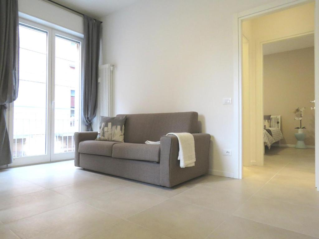 A seating area at 8 Colonne Apartments