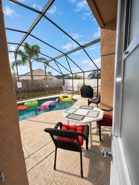 Home from Home Family Retreat Private Pool Minutes from Disney