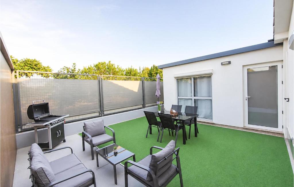 2 Bedroom Awesome Apartment In Rovinj