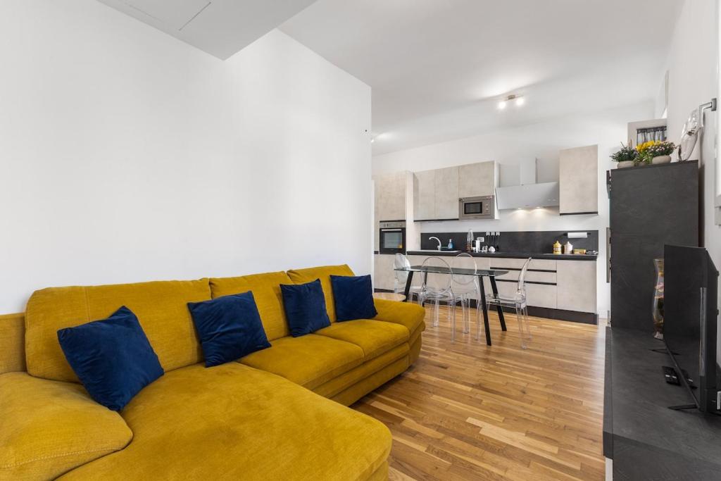 Elegante Apt, AC, 10 min to Duomo, M1 Turro