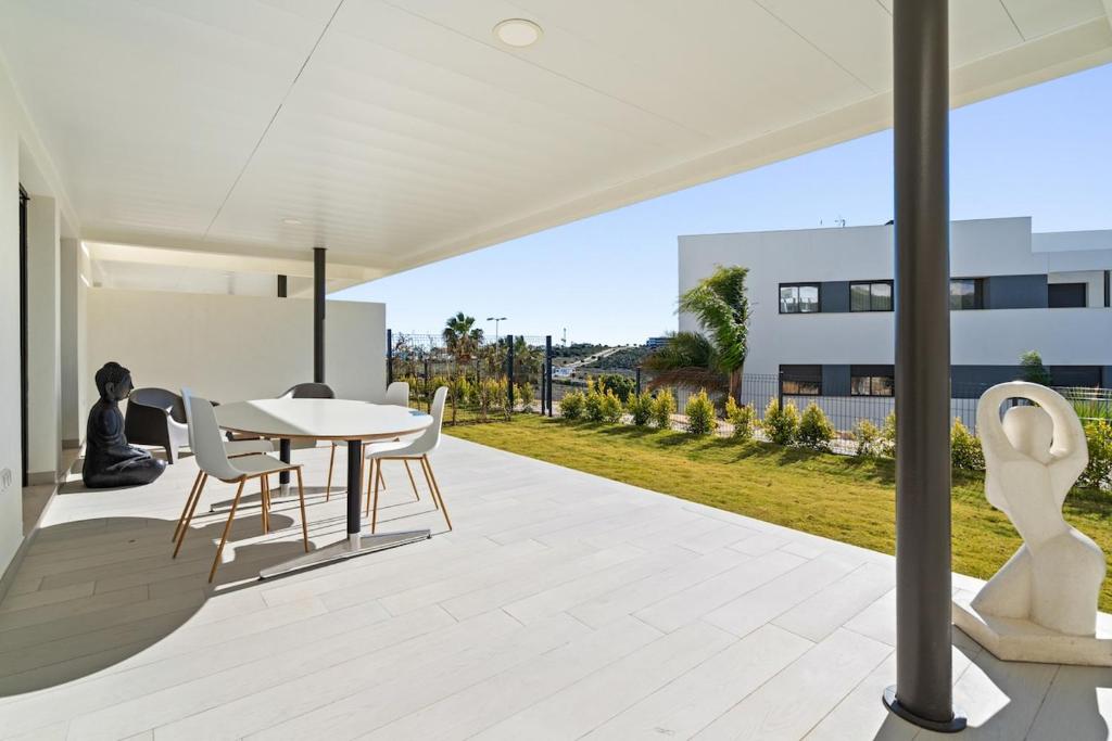 Stylish & Peaceful 2-Bed Apartment - RDR571