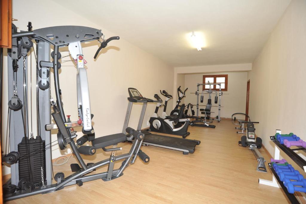 Fitness centrum a/nebo fitness zařízení v ubytování Xenios Possidi Paradise Hotel