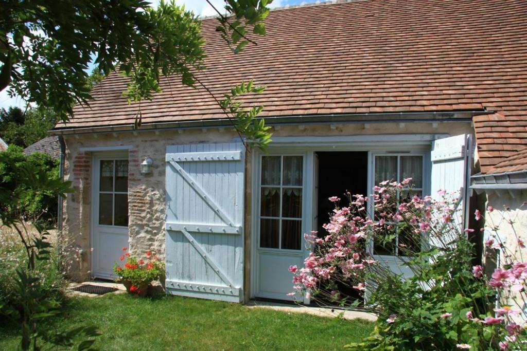 Maison confortable avec jardin a Mardie + Terrasse