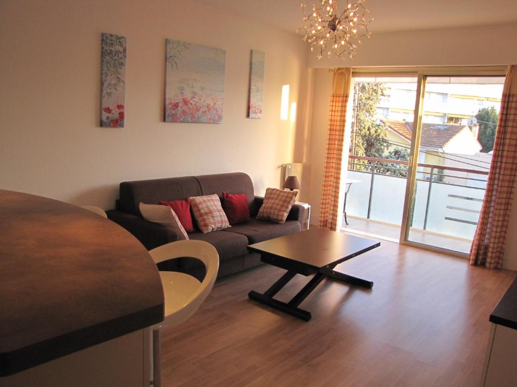 Appartement moderne à Antibes - 50 m² - Vue sur jardin