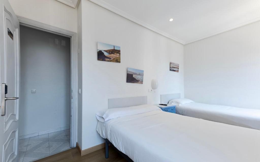 Hostal Costa Coruña - Habitación Doble Con Baño