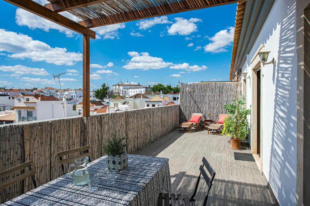 Comfortable Apartment Tavira + Terrace