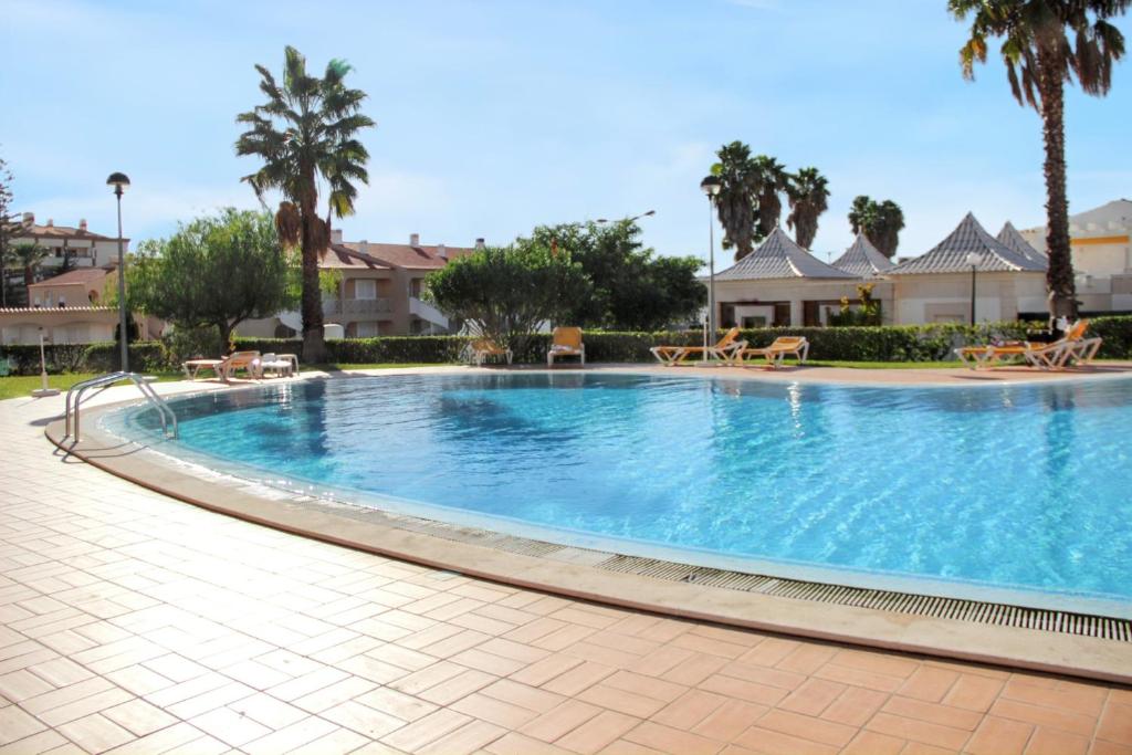 Charming Apartment in Vilamoura with Shared Pool - 70 m²
