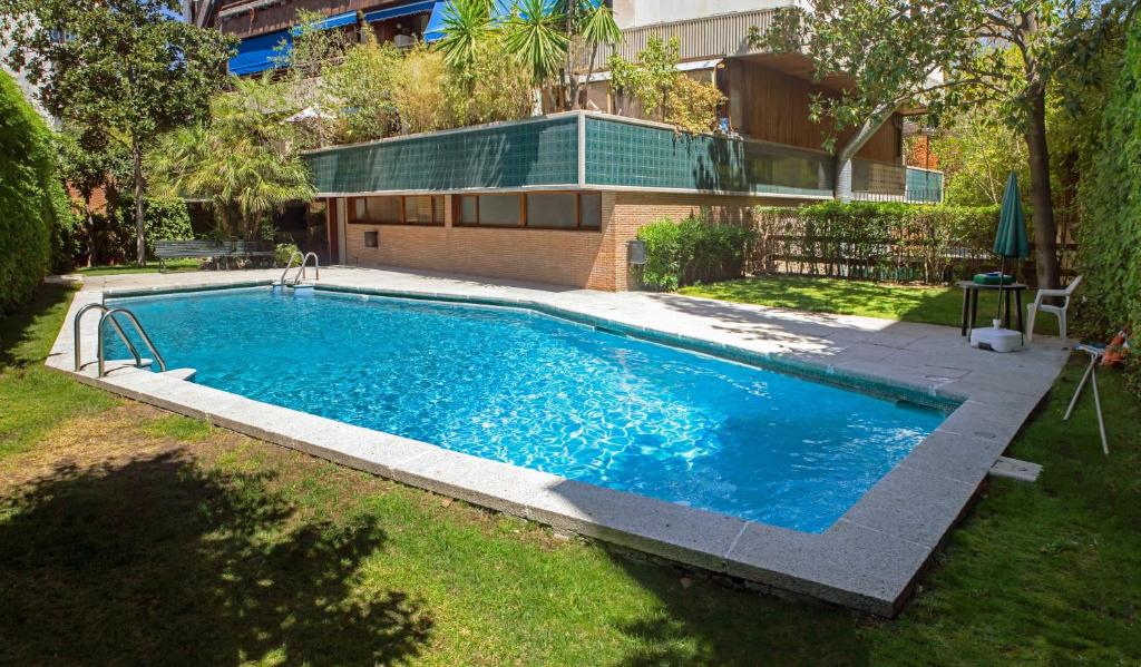 Quiet Studio in Madrid - 35 m² with Shared Pool