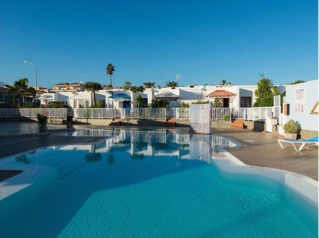 Charming Bungalow in Maspalomas with Shared Pool