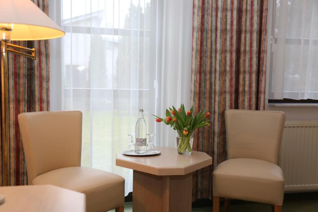 Posezení v ubytování Lindenhotel Stralsund