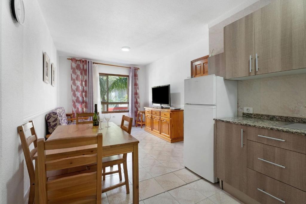 Charming 2-Bedroom Apartment with Modern Amenities