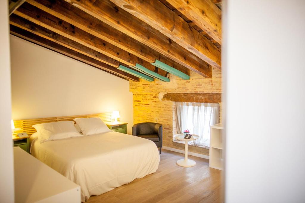 Postel nebo postele na pokoji v ubytování Host & Home