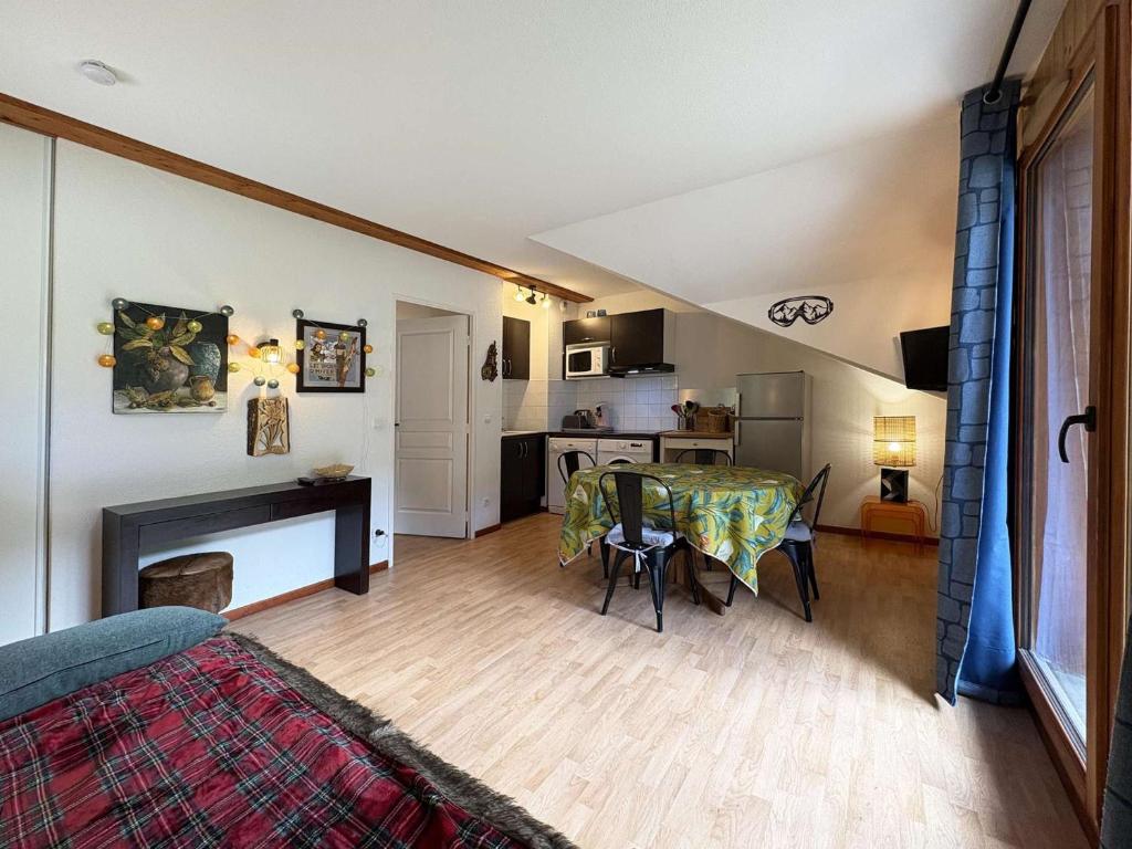Appartement avec Piscine, Sauna, Hammam et Wifi aux Pieds des Pistes, Les Orres 1800 - FR-1-322-92