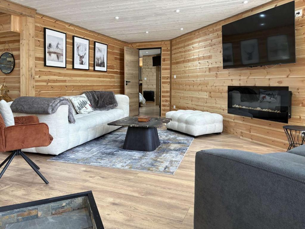 Grand appartement rénové 125m2, terrasse 100m2, Orres 1650 - FR-1-322-690
