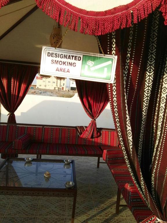 Fotografie z fotogalerie ubytování Al Karam Hotel Apartment v destinaci Nazvá