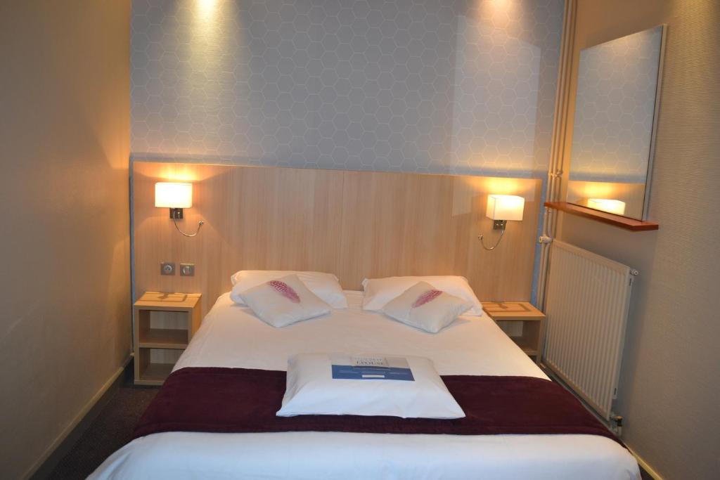 Postel nebo postele na pokoji v ubytování Hôtel Europe and Spa