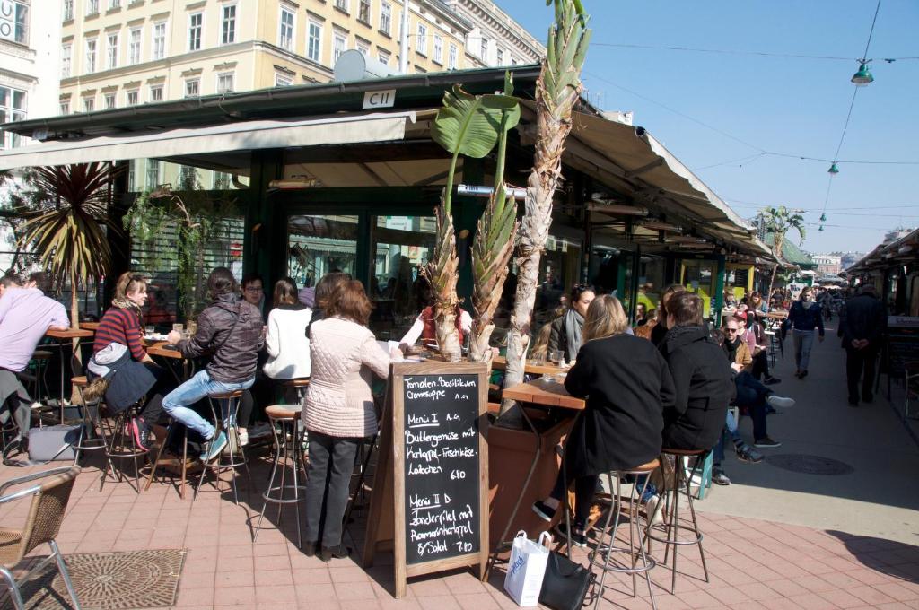 Balcony Oasis Operastreet