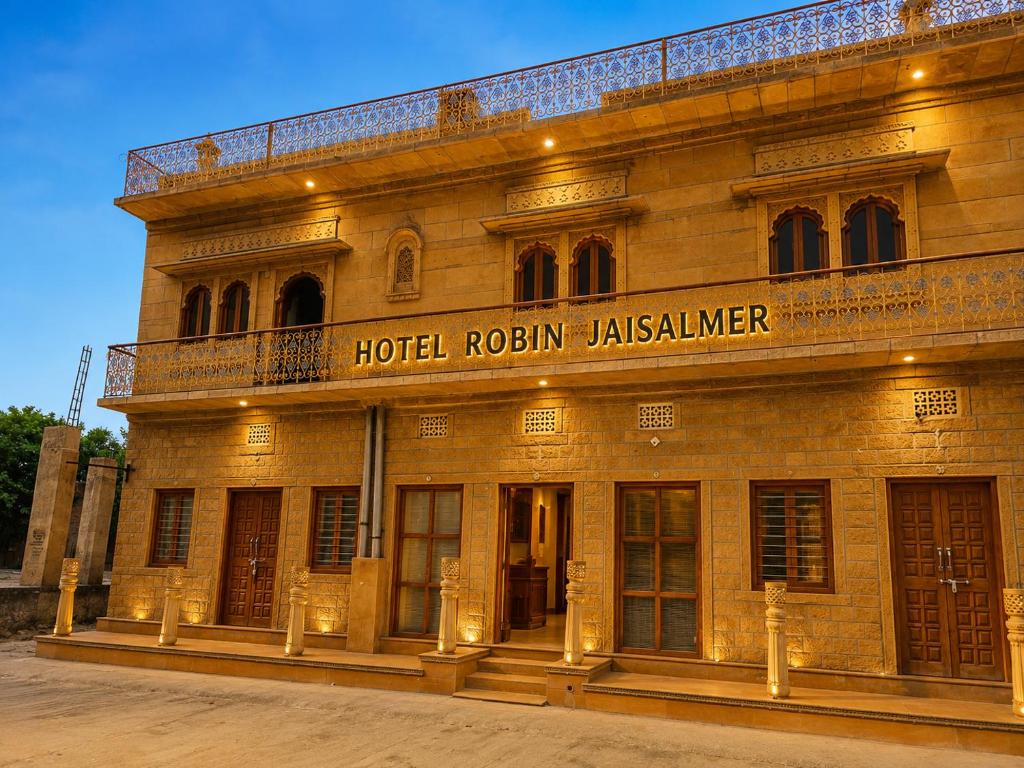 an old building with a hotel roeland jamesker at Hotel Robin Jaisalmer Near fort view in Jaisalmer