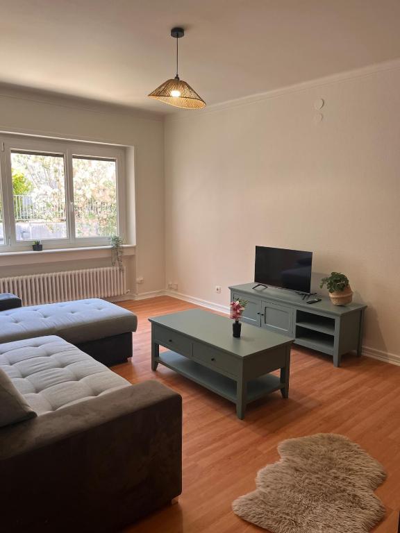 Modern 2 Bedroom Apartment, 4 People, Tram 2 min