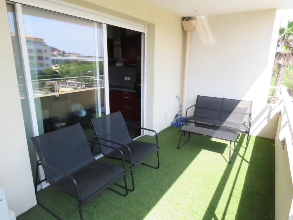 Spacieux T3 Climatisé avec Terrasse à Sète - FR-1-472-213