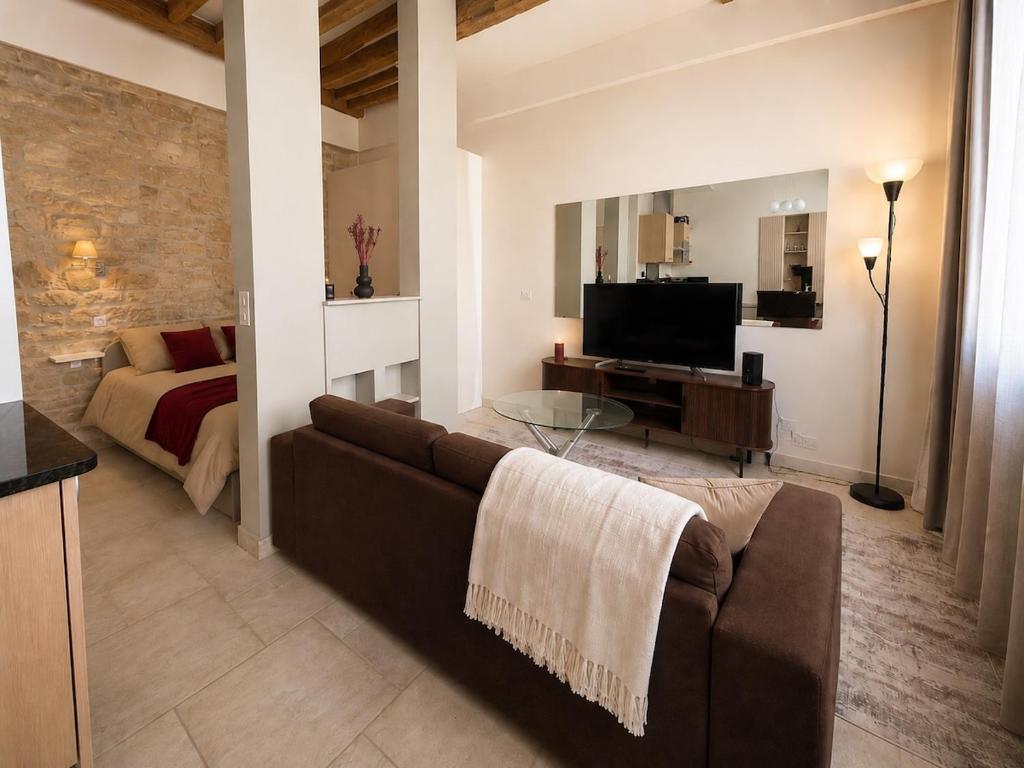 Charming studio with beams Rue du Cherche Midi