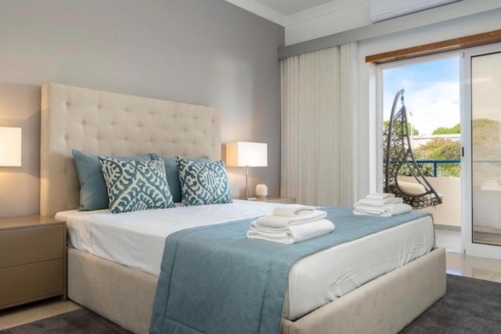 1 bed - Sleeps 4 - 5 Min Beach - Pool - AirCon
