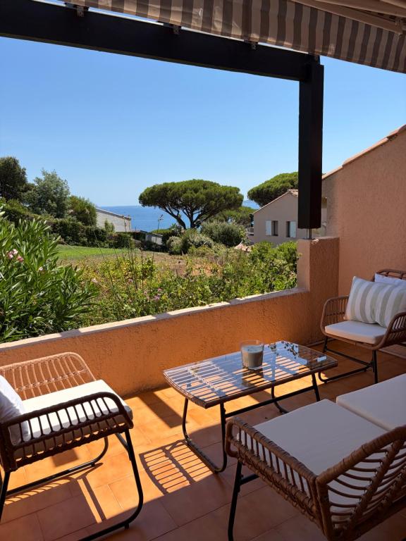 Studio vue mer climatisé - Piscine - 4 couchages - Tout confort