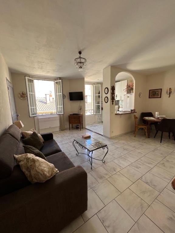 Appartement 3 pièces au Suquet vue château & plage à 3 minutes