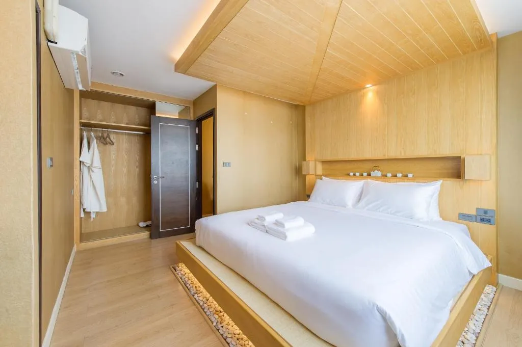 Zenniq, Bangkok, Thailanda