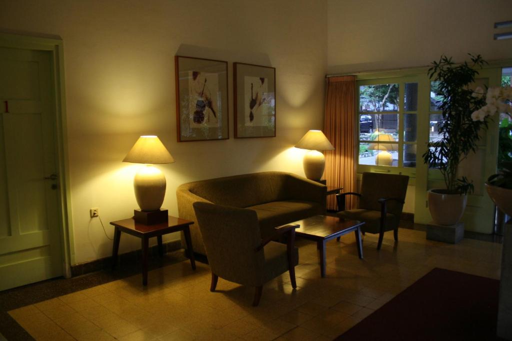 Posezení v ubytování Concordia Hotel Bumi Sangkuriang Bandung
