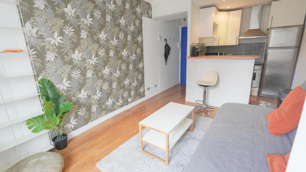 11 Historic Le Sentier flat near Louvre & Metro