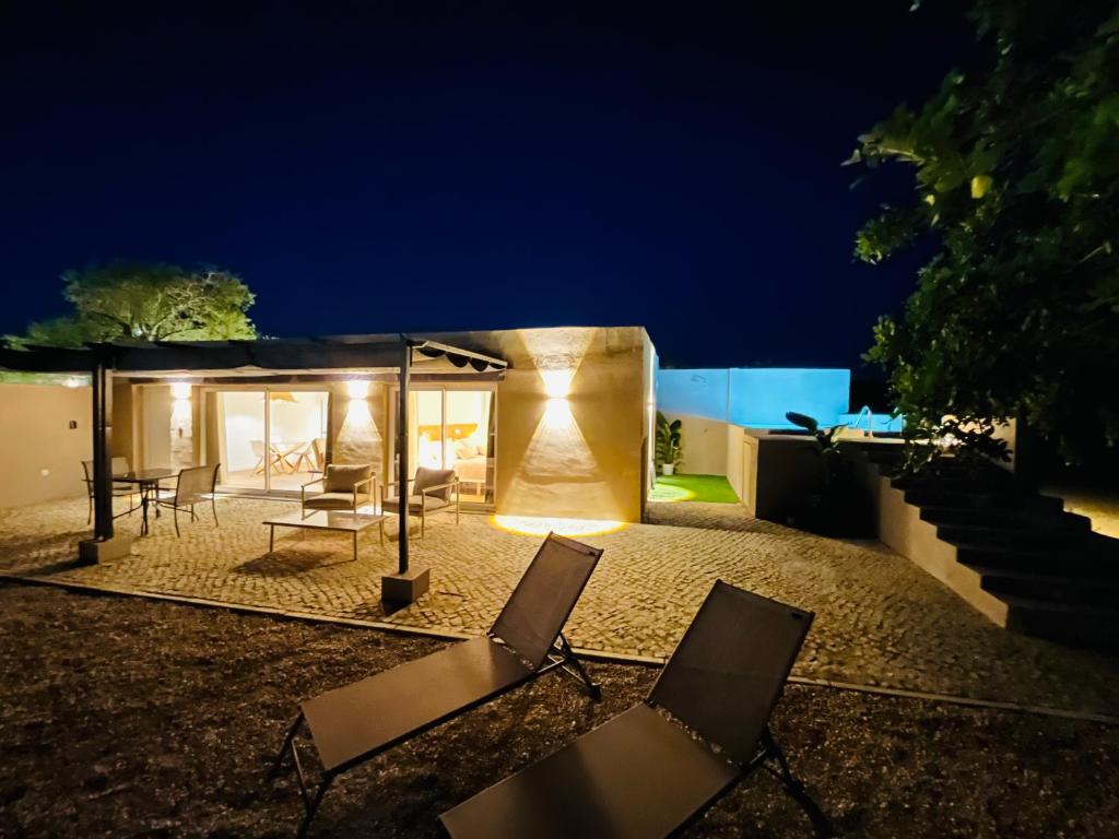 Country Retreat & Private Pool by Quinta da Alfarrobeira