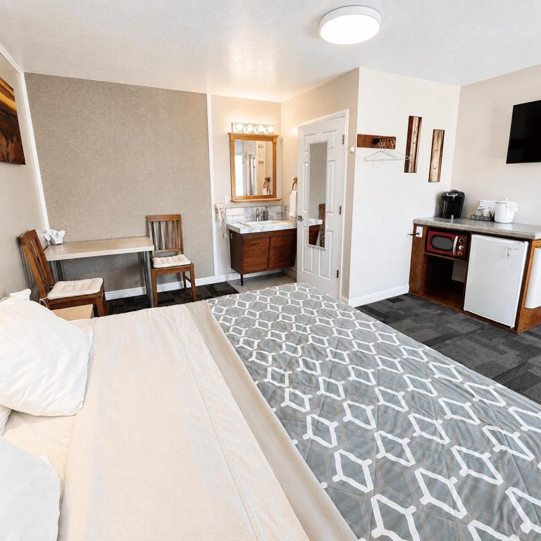 Bybee's Steppingstone Motel - Camera King