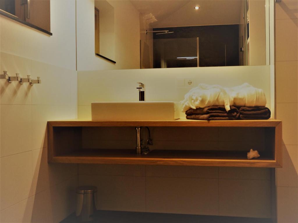 A kitchen or kitchenette at Apartment Smaragdblick Wildkogel