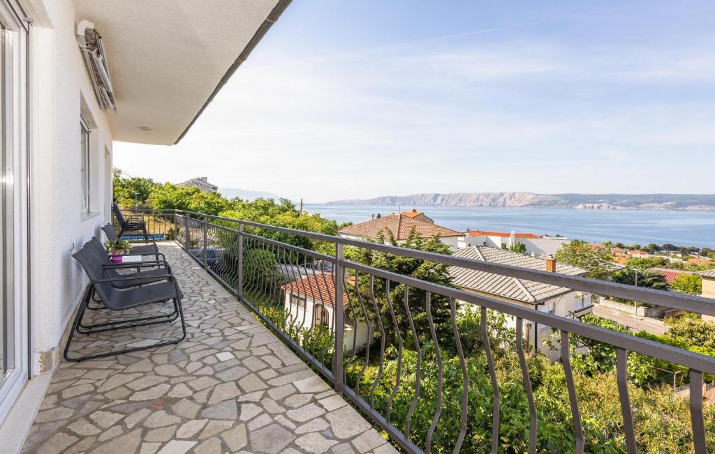 Pet Friendly Apartment In Novi Vinodolski