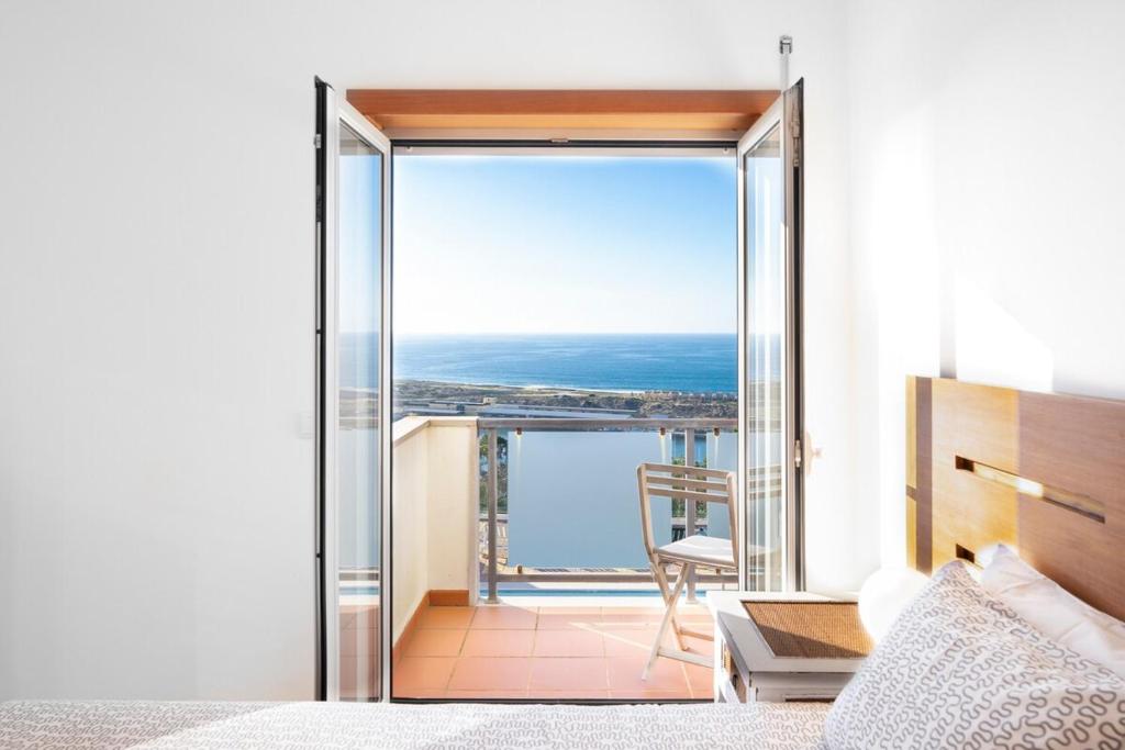 The Harbour House - Sea views everywhere
