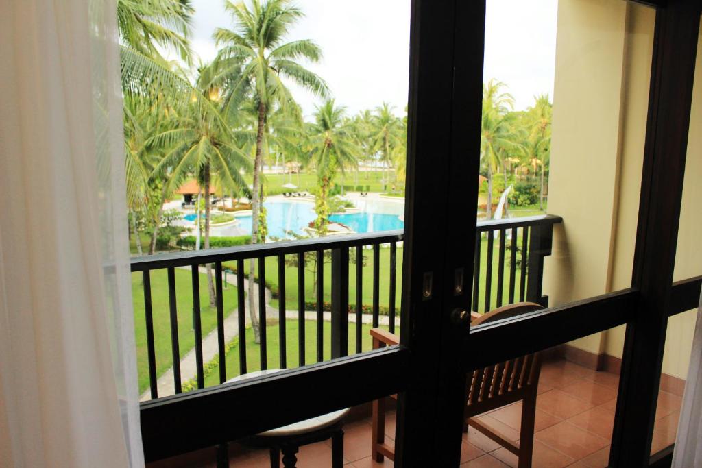 Manado Tateli Resort and Convention - Habitación Doble Superior Con Vistas A La Piscina
