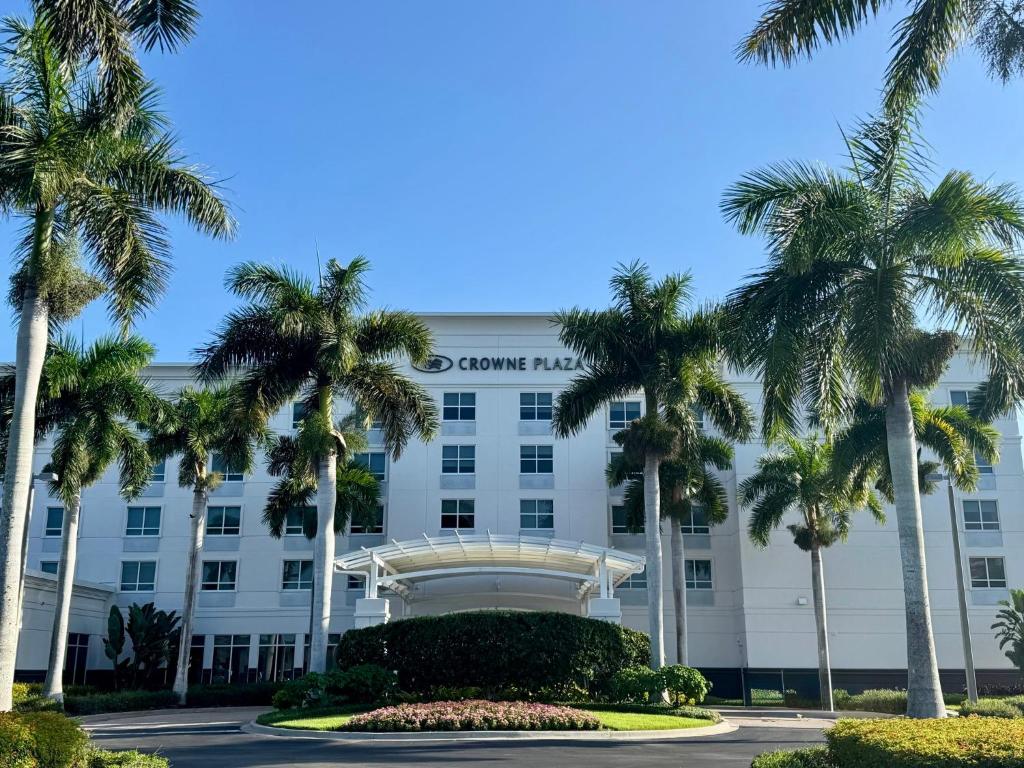 Crowne Plaza Ft Myers Gulf Coast, an IHG Hotel