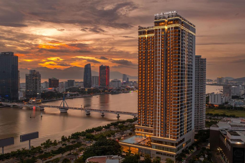 Meliá Vinpearl Danang Riverfront - Toàn cảnh 