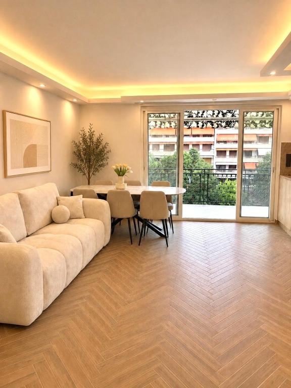 New apartment in the center of the Croisette, Rue d'Antibes